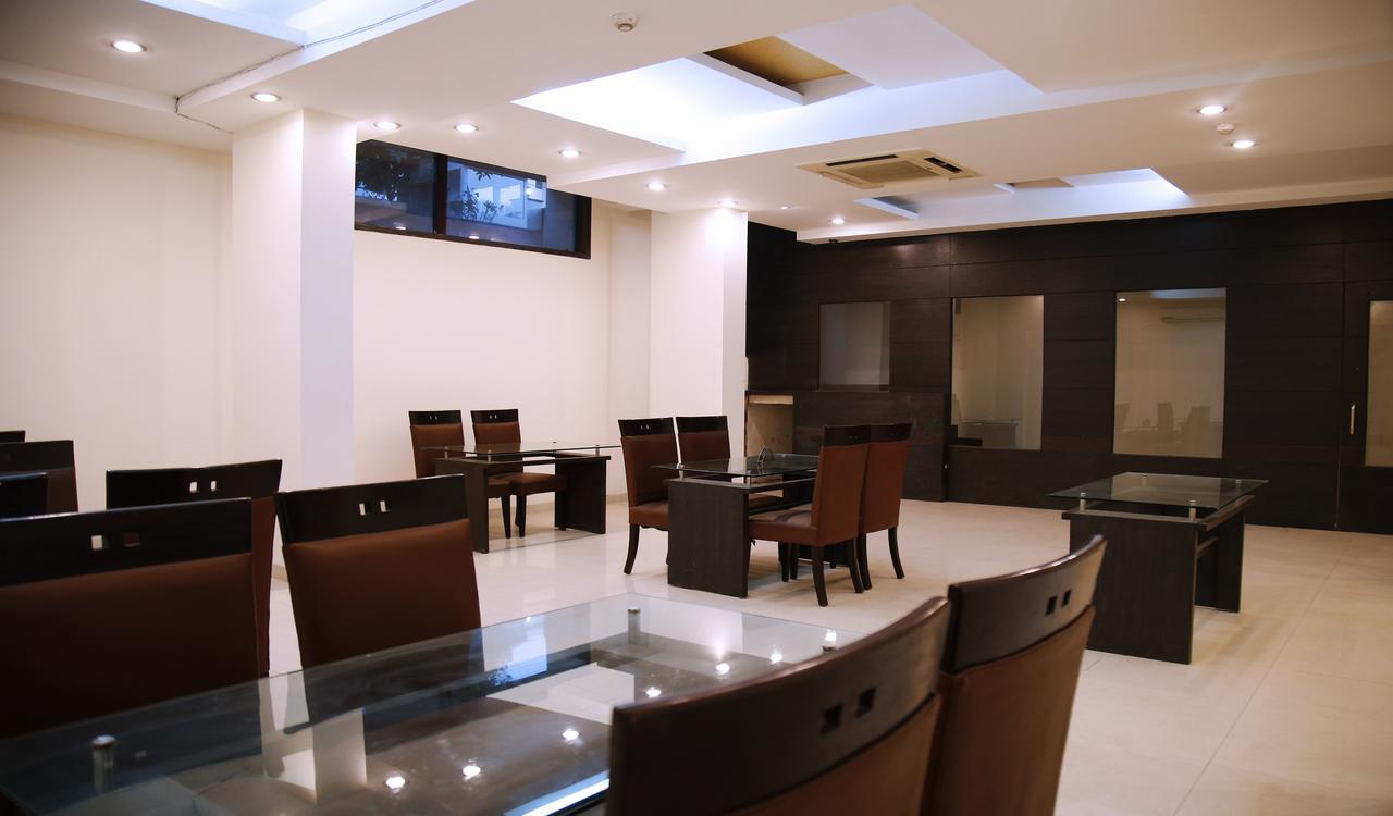Fabhotel Oasis Dlf Phase 3 Gurgaon Extérieur photo