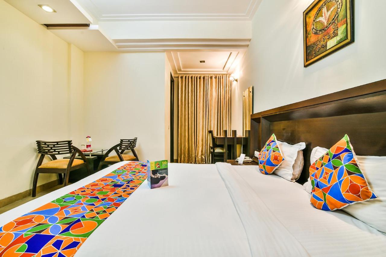 Fabhotel Oasis Dlf Phase 3 Gurgaon Extérieur photo