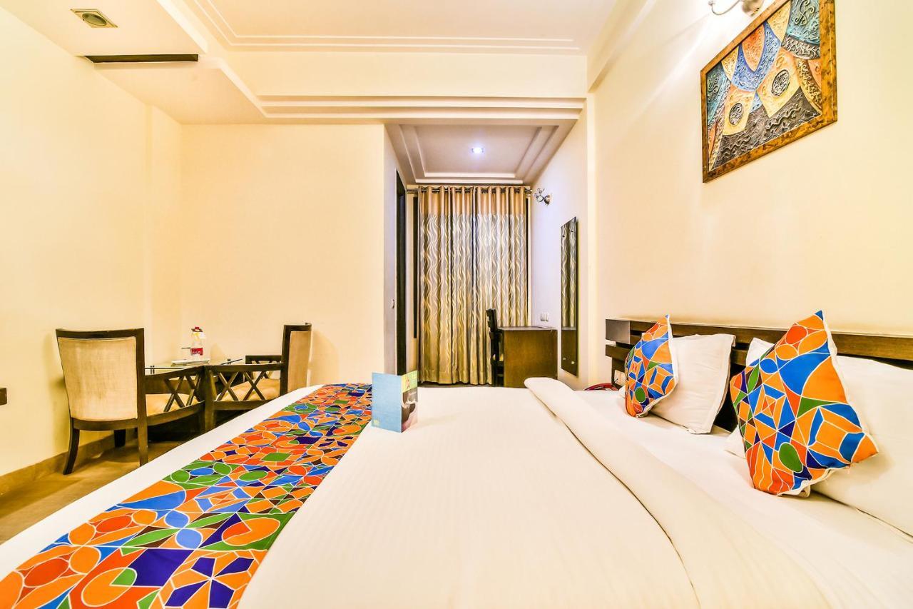 Fabhotel Oasis Dlf Phase 3 Gurgaon Extérieur photo