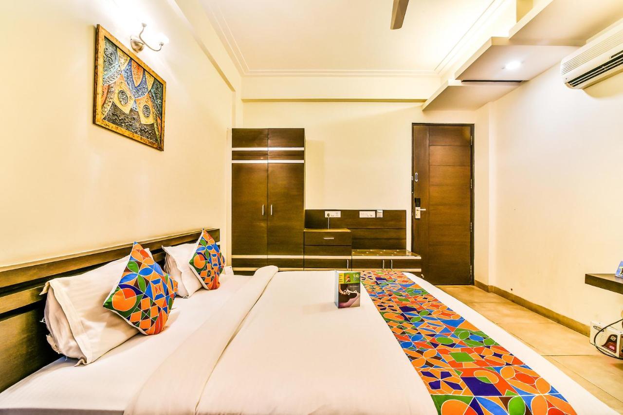 Fabhotel Oasis Dlf Phase 3 Gurgaon Extérieur photo
